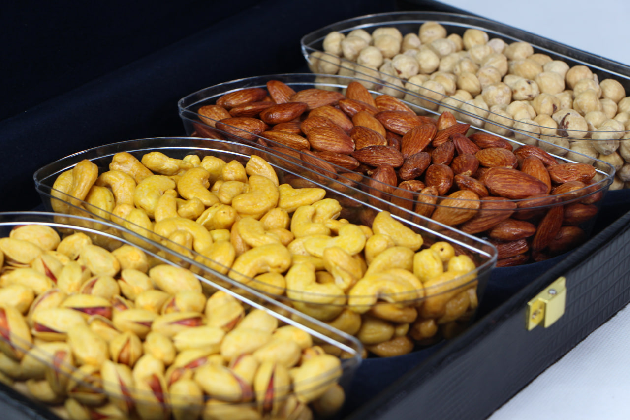 پک هدیه آجیل مدل دلسا صنایع دستی آپادانا